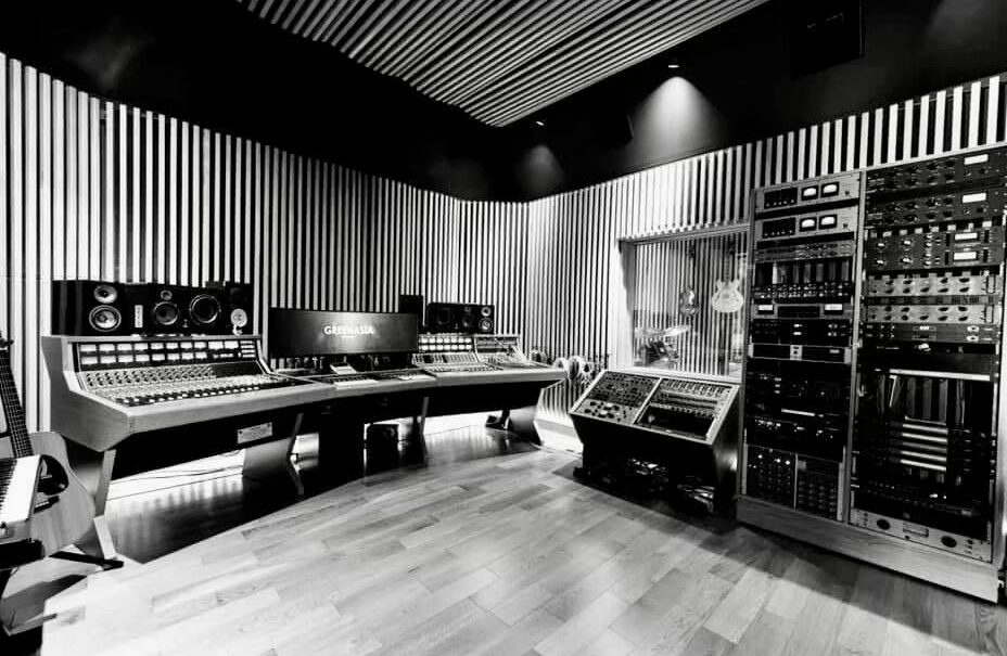 LINE_ALBUM_Greenasia Studio_260208_67